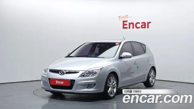 Hyundai i30 2010 — photo 1