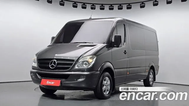 Mercedes-Benz Sprinter 2011 — photo 1