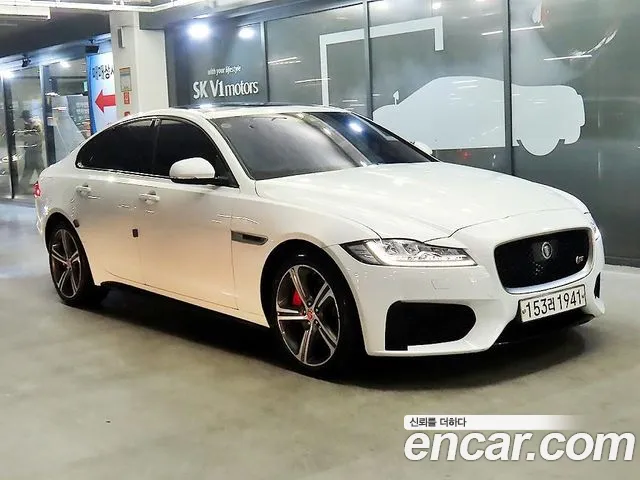 Jaguar XF 2016 — photo 1