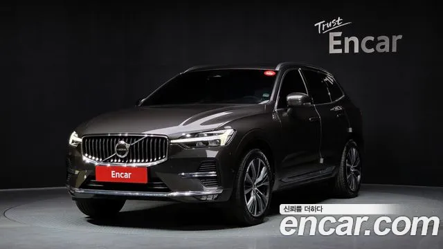 Volvo XC60 2022 — photo 1