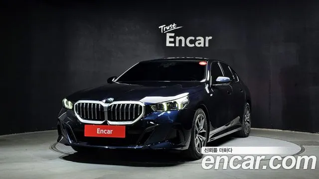 BMW 5-Series 2025 — photo 1