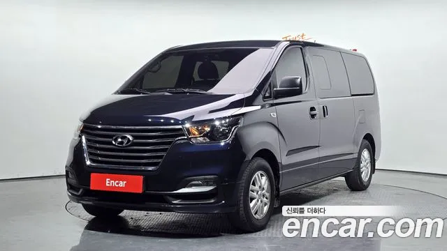 Hyundai Starex 2021 — photo 1