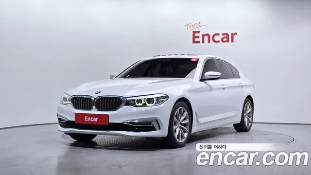 BMW 5-Series 2019 — photo 1