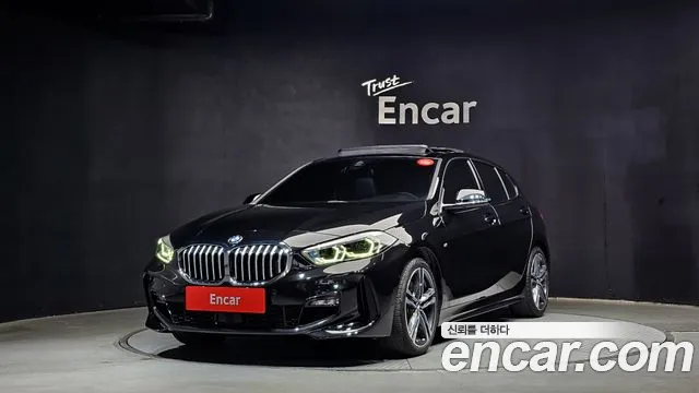 BMW 1-Series 2024 — photo 1
