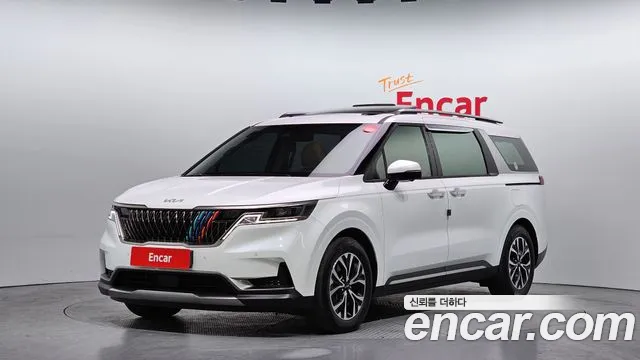 Kia Canival 2023 — photo 1