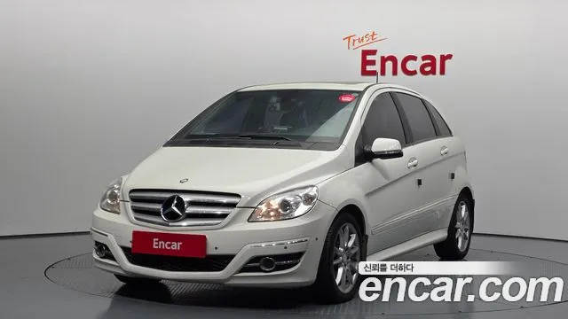 Mercedes-Benz B-Class 2011 — photo 1