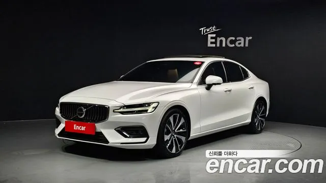 Volvo S60 2024 — photo 1