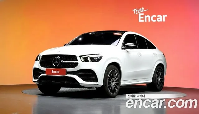 Mercedes-Benz GLE-Class 2022 — photo 1