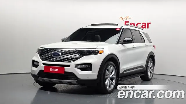 Ford Explorer 2022 — photo 1