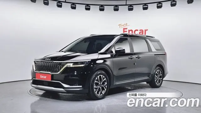 Kia Canival 2022 — photo 1
