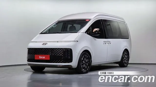 Hyundai Staria 2023 — photo 1