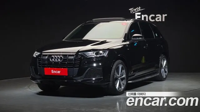 Audi Q7 2022 — photo 1