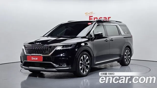 Kia Canival 2023 — photo 1