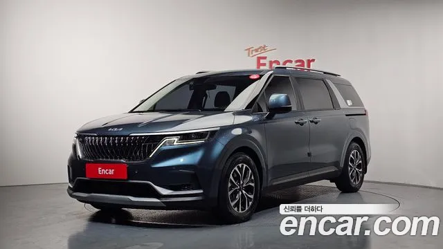 Kia Canival 2022 — photo 1
