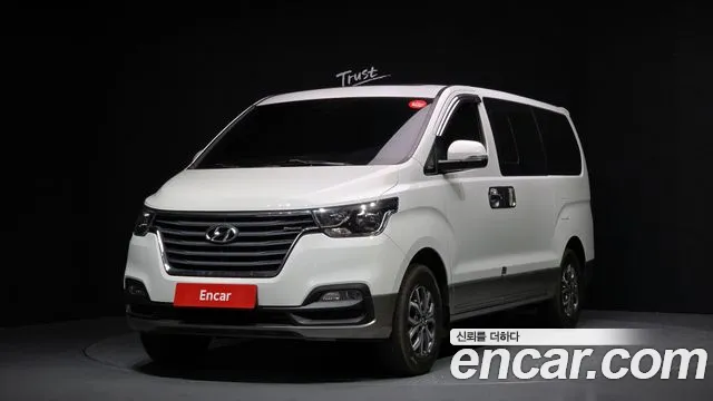 Hyundai Starex 2019 — photo 1