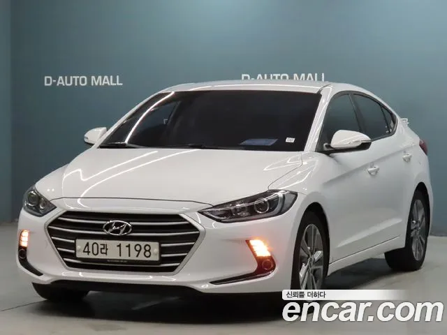 Hyundai AVANTE 2017 — photo 1