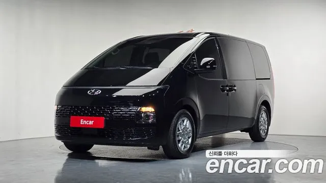 Hyundai Staria 2023 — photo 1