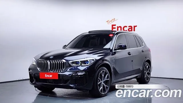 BMW X5 2021 — photo 1