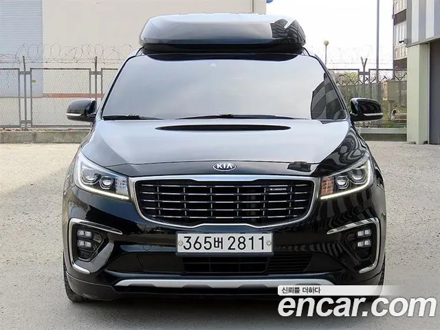 Kia Canival 2020 — photo 1