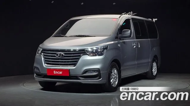 Hyundai Starex 2019 — photo 1