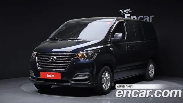 Hyundai Starex 2021 — photo 1
