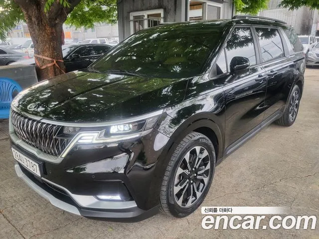 Kia Canival 2021 — photo 1