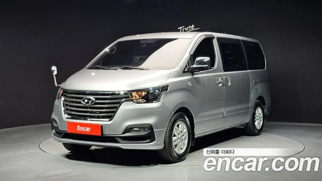 Hyundai Starex 2021 — photo 1