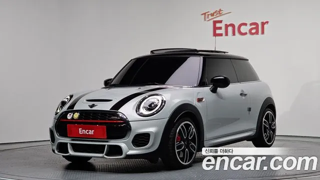 Mini Cooper 2021 — photo 1