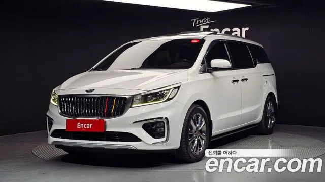 Kia Canival 2019 — photo 1