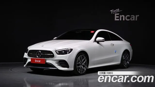 Mercedes-Benz E-Class 2022 — photo 1