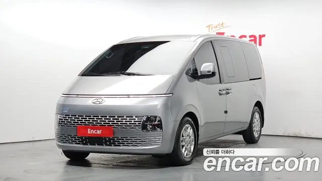 Hyundai Staria 2023 — photo 1