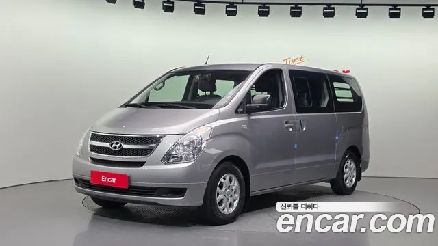 Hyundai Starex 2011 — photo 1