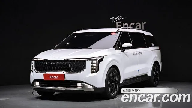 Kia Canival 2025 — photo 1