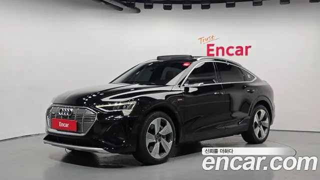 Audi e-tron 2023 — photo 1