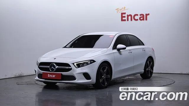Mercedes-Benz A-Class 2020 — photo 1
