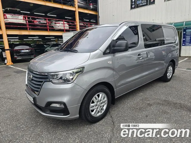 Hyundai Starex 2019 — photo 1