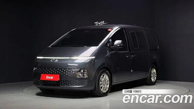 Hyundai Staria 2023 — photo 1