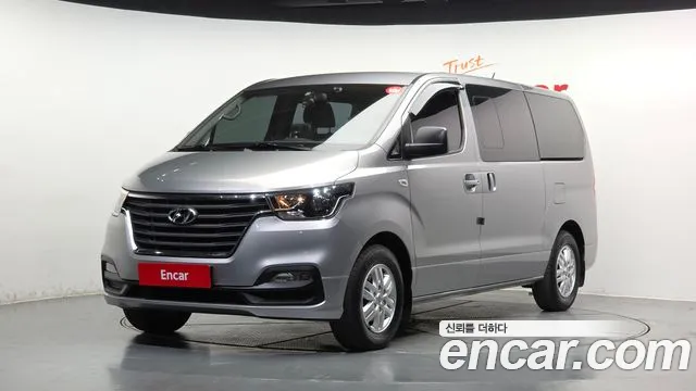 Hyundai Starex 2019 — photo 1