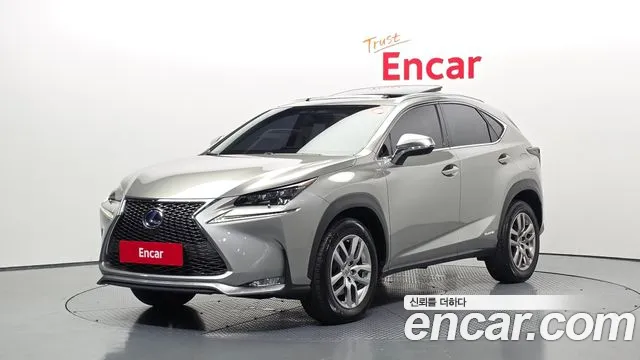 Lexus NX 2016 — photo 1