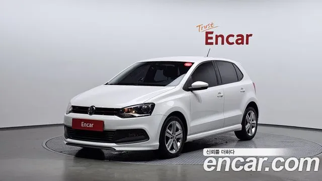 Volkswagen Polo 2013 — photo 1