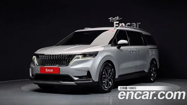Kia Canival 2022 — photo 1