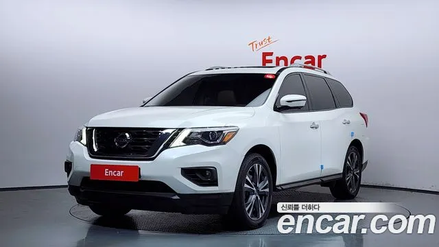 Nissan Pathfinder 2017 — photo 1