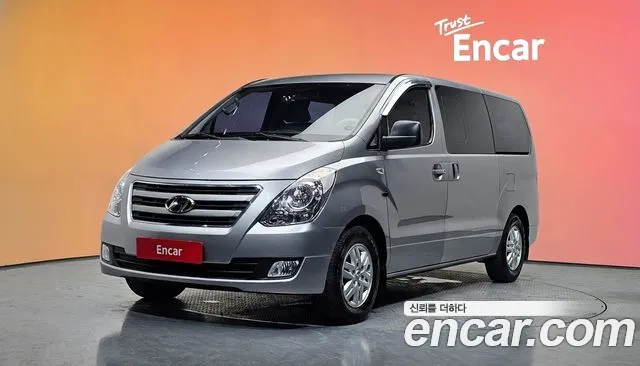 Hyundai Starex 2017 — photo 1
