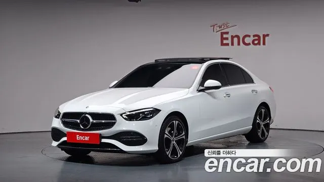 Mercedes-Benz C-Class 2023 — photo 1