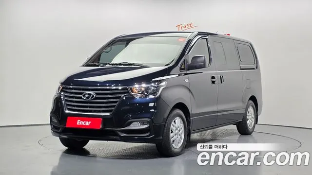 Hyundai Starex 2019 — photo 1