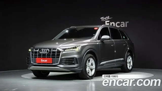 Audi Q7 2021 — photo 1
