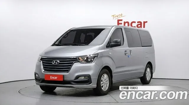 Hyundai Starex 2021 — photo 1