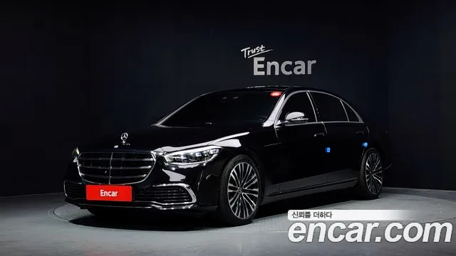Mercedes-Benz S-Class 2023 — photo 1