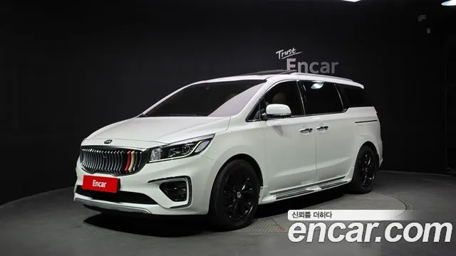 Kia Canival 2019 — photo 1