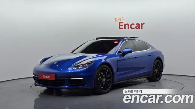 Porsche Panamera 2018 — photo 1